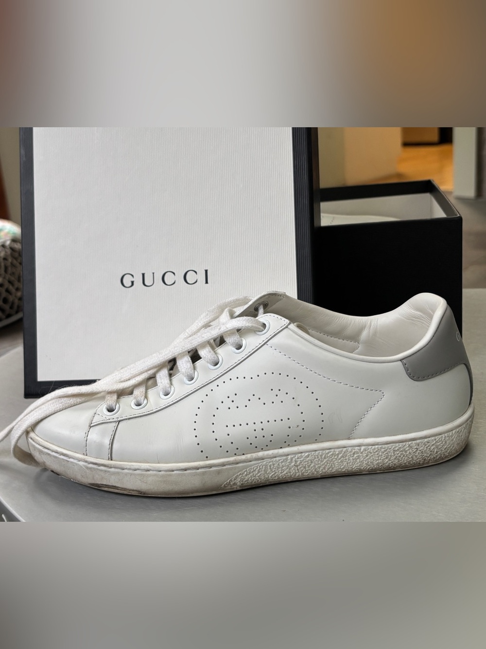 Gucci  GG low top white leather sneakers 7.5